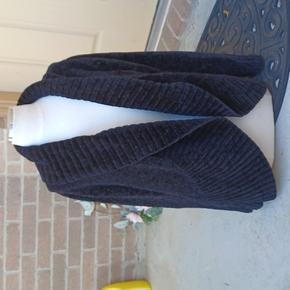 jacket or ponchos - Picture 4 of 14